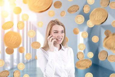 Sarışın işkadını telefon, bitcoin yağmur