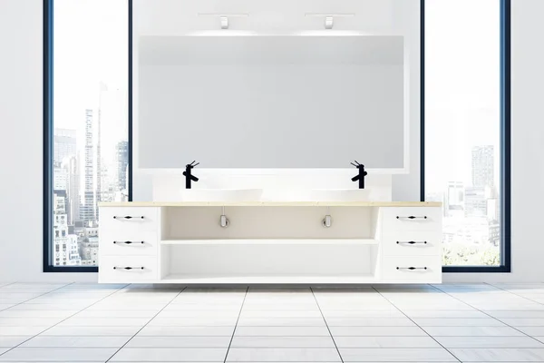 Weißes Badezimmer, doppeltes Waschbecken — Stockfoto