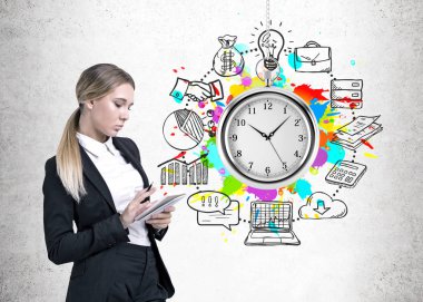 Ciddi bir planlayıcısı kadınla zaman yönetimi