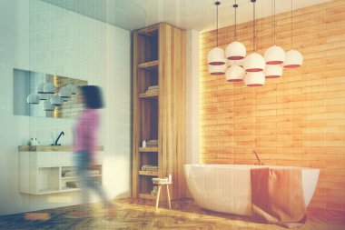 Beyaz ve ahşap banyo, yan, tonda