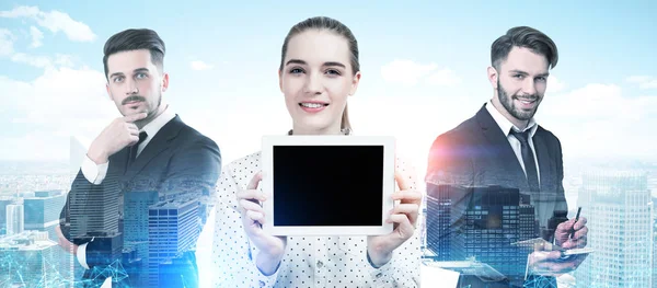 İş ortakları portre bir şehir, tablet