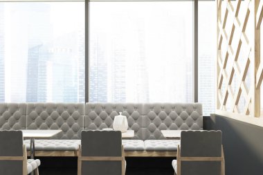 Gri kanepeler çatı kafe