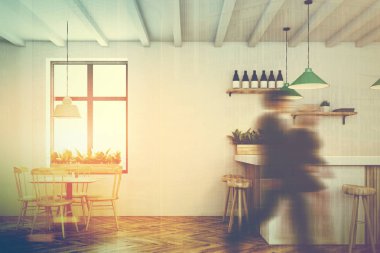 Beyaz kafe ve bar, tonda ahşap sandalye