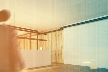 Bir beyaz Resepsiyon, yan, adam ile ahşap ofis