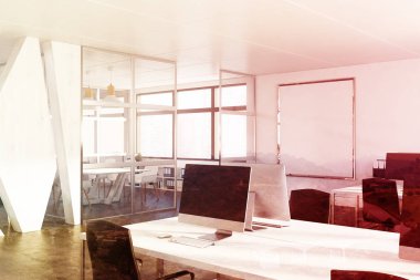 Açık alan çevre tonda bir posteri ile