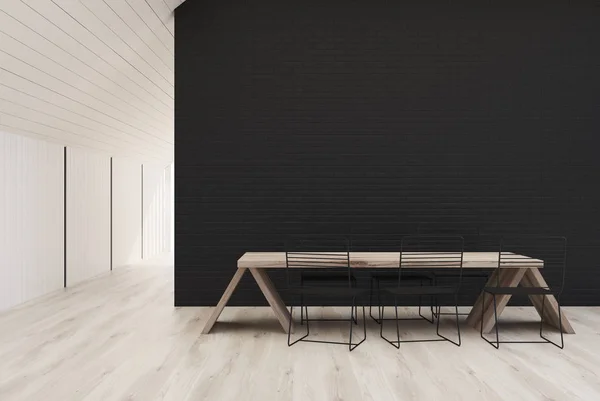 Beyaz ve siyah mutfak ahşap bir masa ile — Stok fotoğraf