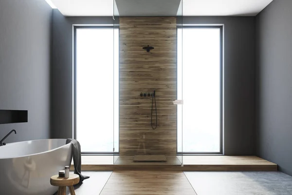 Szary i drewniana łazienka, biały z hydromasażem — Zdjęcie stockowe