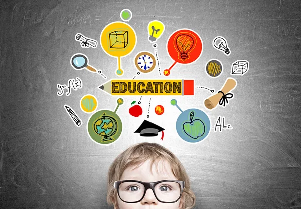 Ciddi bebek çocuk, eğitim simgeler