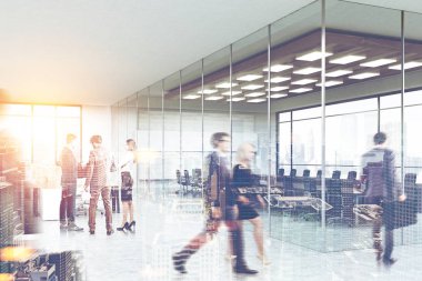 Bir toplantı odası, ofis lobi yan görünüm yakın kişi