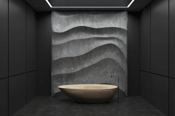 Чорно-бетонний санвузол, дерев'яна ванна — стокове фото