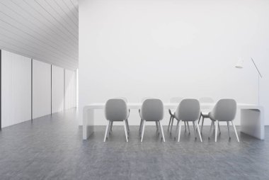 Tavan arasında beyaz konferans salonu