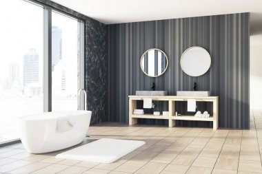 Mermer ve ahşap banyo, beyaz küvet, lavabo