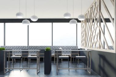 Gri kafe iç ahşap çardak, yan ile