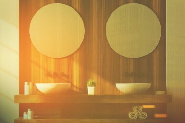 Ahşap ve beyaz banyo, çift lavabo tonda