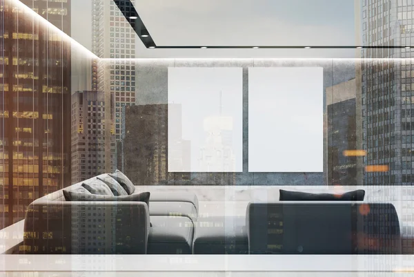 Gri ahşap oturma odası kanepe, tonda posterler