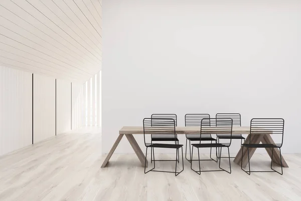 Bílá kuchyň s dřevěný stůl — Stock fotografie