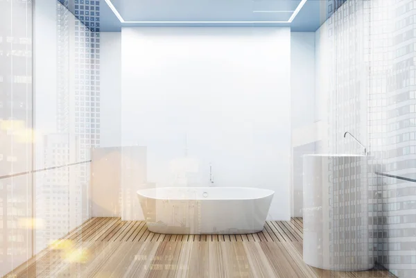화이트 타일 욕실, 흰색 욕조 더블 — 스톡 사진
