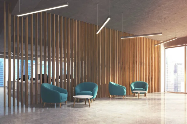Office, mavi koltuklar, yan alanda bekleyen