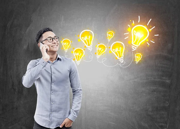 Telefon, iyi fikirler Asya iş adamı