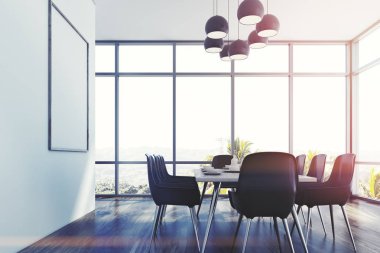 Yemek odası, sandalye ve gri tonda yan