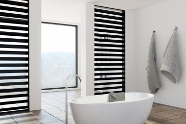 Lüks siyah ve beyaz banyo, küvet, yan