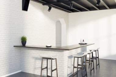 Tuğla mutfak bar, dışkı ve bir kapı, gri köşe