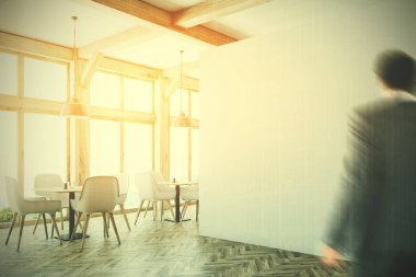 Beyaz Cafe iç, çatı windows, köşe, adam