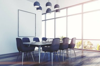 Yemek odası, sandalye ve gri tonda köşe