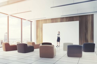 Office sınıf renkli sandalyeler closeup yan, kız