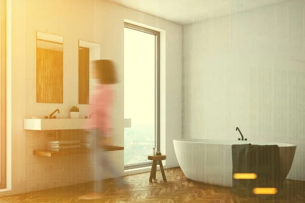 White bathroom, white tub, corner, woman — Stock Photo, Image