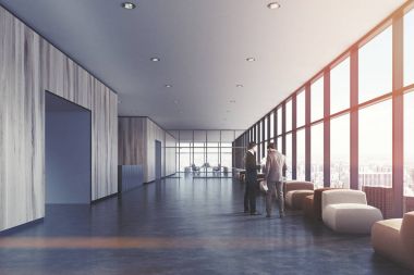 Hafif ahşap bekleme odası çatı ofis, insanlar