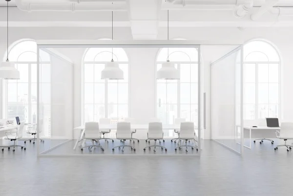 Oficina blanca y de cristal, sala de reuniones de cerca —  Fotos de Stock