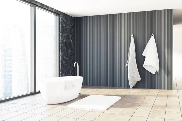 Baño de mármol negro y madera, bañera blanca —  Fotos de Stock