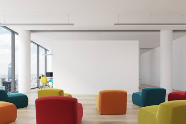 Clored koltuklar office sınıf