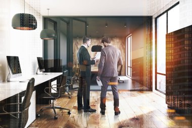 Açık alan office, dolapları, ahşap duvar, erkekler