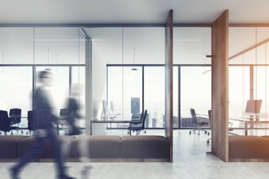 Açık alan ofis, kahverengi kanepe, insanlar