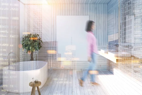 Сіра дерев'яна ванна кімната, постер тонований — стокове фото
