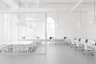 Açık alan office beyaz, pencereleri yan arch