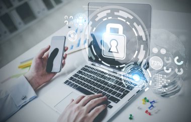 İşadamı yazarak, dizüstü bilgisayar, dijital güvenlik