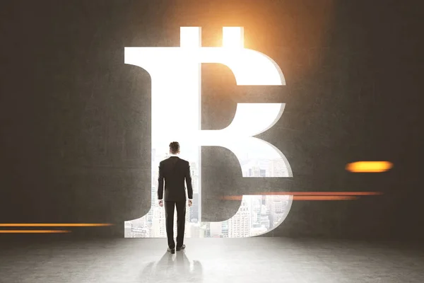 Bakifrån av en affärsman, bitcoin tecken — Stockfoto