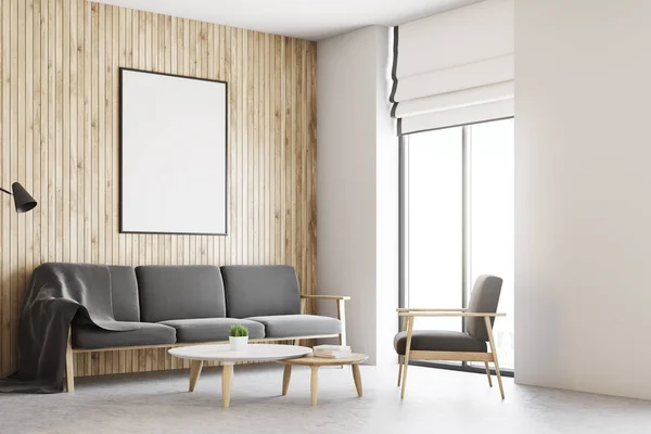 Interior branco e de madeira da sala de estar, lado do cartaz — Fotografia de Stock