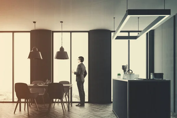 Сірий кухонний інтер'єр, стільниця, тонований стіл — стокове фото