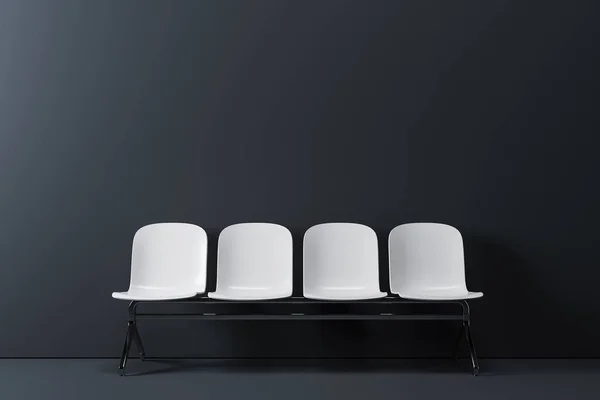 Черная комната, белые стулья — стоковое фото