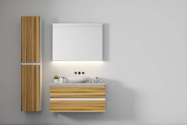 Белая ванная комната, деревянная раковина — стоковое фото
