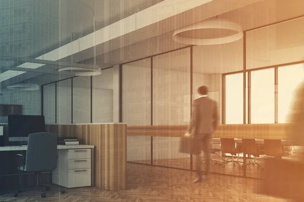 Білі офісні кутові дерев'яні столи бетонні тоновані — стокове фото