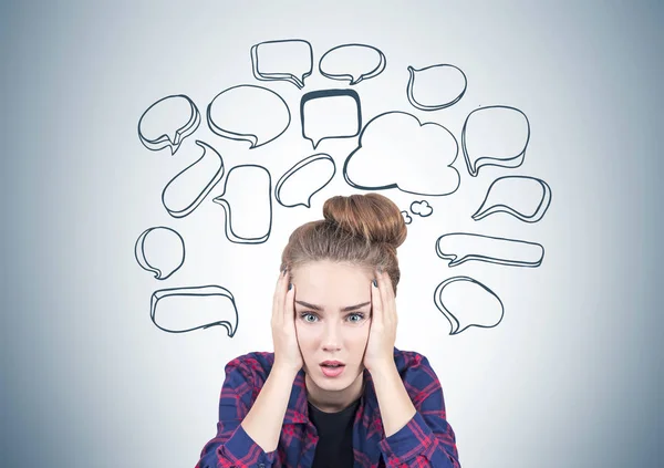 Gestresstes Teenie-Mädchen, Sprechblasen — Stockfoto