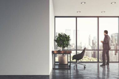 Beyaz ev ofis iç, adam