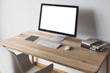 Ahşap Resepsiyon yan beyaz bilgisayar ekranında