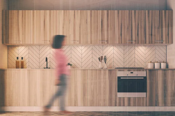 Cozinha cinza, borrão de bancada de madeira — Fotografia de Stock