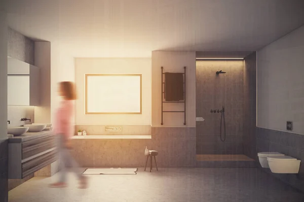 Interior do banheiro branco, banheira cinza, sumidouros borrão — Fotografia de Stock